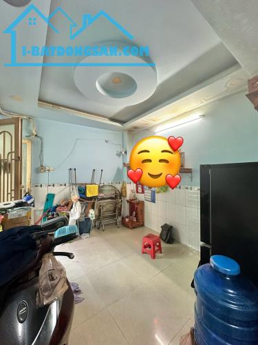 Chủ ngợp bank, bán gấp nhà sát hẻm xe tải Âu Cơ Tân Bình, khu sầm uất, dân trí cao, 3.3 tỷ - 2