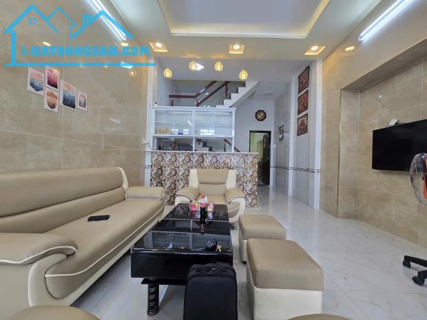 BÙI ĐÌNH TUÝ - HẺM XE HƠI THÔNG - NHÀ ĐẸP 4PN - NỞ HẬU - 64M2 MÀ GIÁ CHỈ 6,9 TỶ - 3