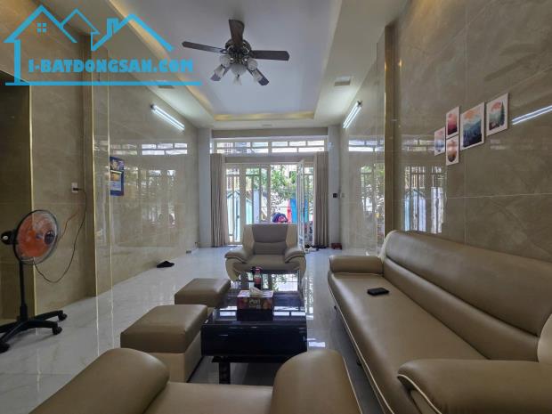 BÙI ĐÌNH TUÝ - HẺM XE HƠI THÔNG - NHÀ ĐẸP 4PN - NỞ HẬU - 64M2 MÀ GIÁ CHỈ 6,9 TỶ - 2
