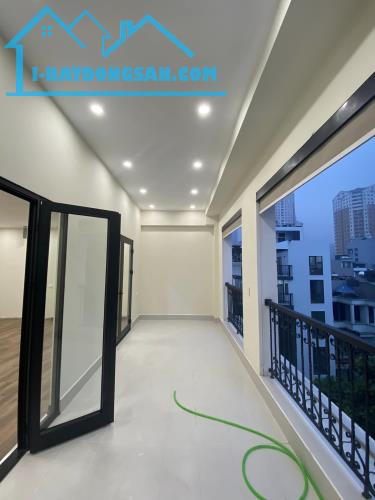 PHÂN LÔ VIP ĐỖ QUANG GARA ÔTÔ TRÁNH THANG MÁY VIEW VƯỜN HOA KD ĐỈNH 94m2 8T MT 7.5m SỔ ĐẸP