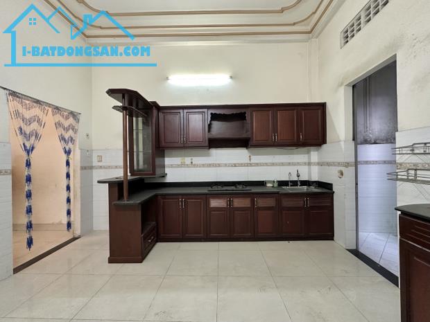 Nhà Lê Quang Định p7 quận Bình Thanh DT 100m2 ,3 tầng hẻm 4m nhỉnh 8ty - 2