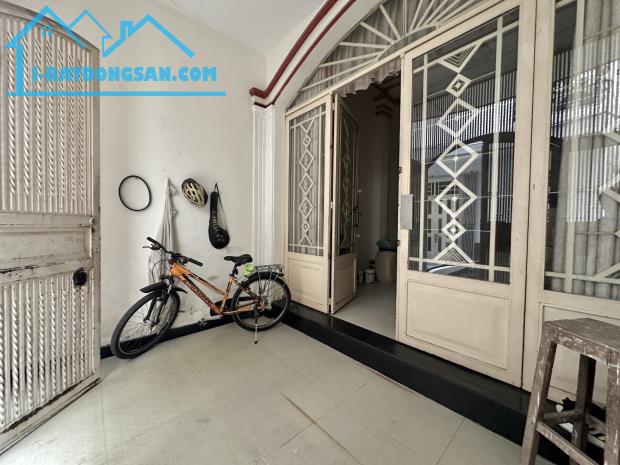 Nhà Lê Quang Định p7 quận Bình Thanh DT 100m2 ,3 tầng hẻm 4m nhỉnh 8ty - 1