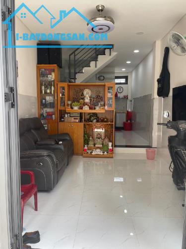 Nhà hiếm có ngang 7*9 chia 2 căn nhà dòng tiền 17tr/th gần hxh quay đầu đối diện ĐH Văn La - 1