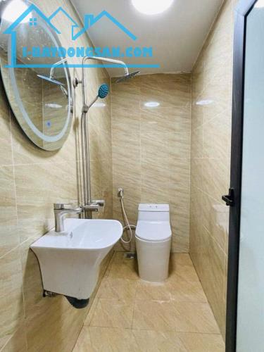 Nhà Đẹp Định Công -Hoàng Mai , DT:40m2 ,Giá hơn 5tỷ ,30m ra oto - 2