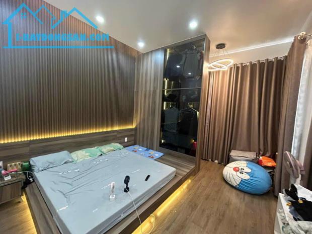 Ở NGAY! Bán Nhà 4 Tầng Cực Đẹp Trần Quang Khải, 52m2, 8.5 Tỷ