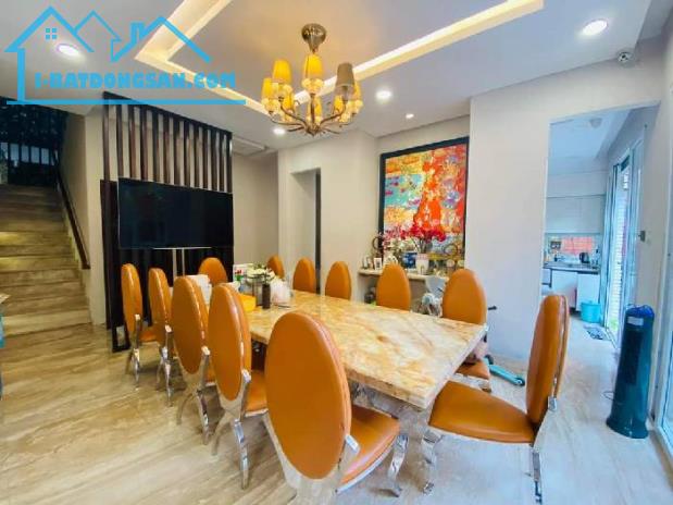 Biệt thự vườn khu Kiều Đàm, P Tân Hưng, Quận 7. 15x23m. 3 Tầng. 11pn. Giá 69 tỷ. Cần Bán - 4