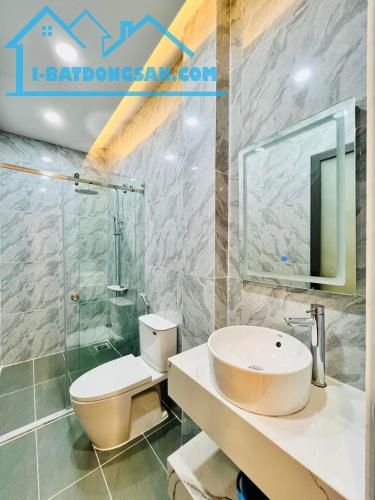 👉 Cần tiền bán gấp căn nhà  đường Trương Đăng Quế, Phường 1, Quận Gò Vấp. Giá 3tỷ150 - 2