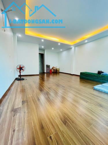 Bán Nhà Mặt Phố Phú Thượng – 82m², Giá Chỉ 9.5 Tỷ - 2