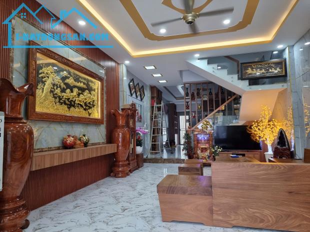 NHÀ ĐẸP NHƯ TRANH VẺ - 115M2 HOÀN CÔNG CHUẨN CHỈNH CHỈ HƠN 5 TỎI