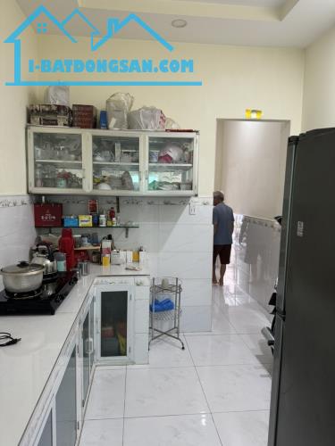 BÁN NHÀ HẺM NGUYỄN VĂN QUỲ, PHÚ THUẬN, QUẬN 7. DT: 2,85 X 16M, 1 LẦU - 3