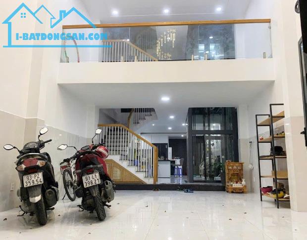 NGAY MOONLIGHT BÌNH THỌ, NHÀ 4 TẦNG, 80M2 NGANG 5M, FULL NỘI THẤT, ĐƯỜNG OTO. 7 TỶ XTL. - 1