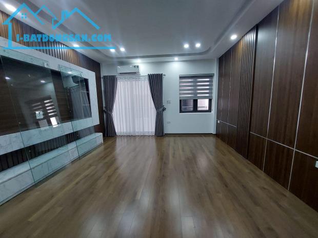 Bán Nhà Phố Bồ Đề 40m2 6 Tầng Thang Máy, Ô Tô Cách Nhà 30m Full Nội Thất Chỉ 8 Tỷ - 2