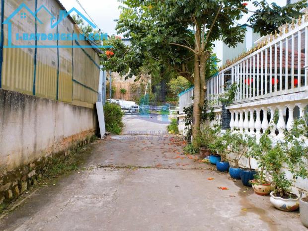 Bán Đất hẻm xe hơi đường Hùng Vương, Phường 9, Đà Lạt 379mv