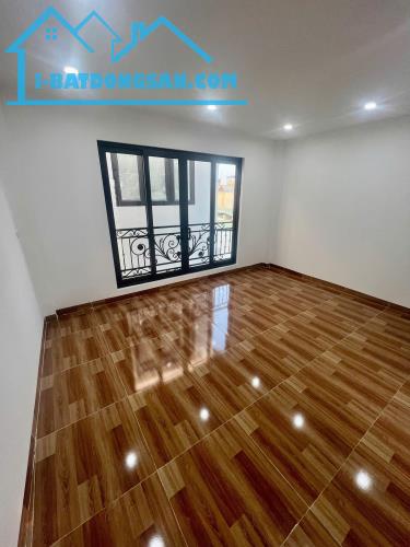 NHÀ MỚI QUỲNH ĐÔ 50M2 - Ô TÔ ĐỖ CỔNG - 2 THOÁNG - VÀI BƯỚC RA PHỐ - CHỈ 5.6 TỶ - 2