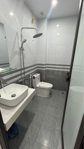 Bán nhà riêng Kim Chung, Hoài Đức 38m2. Xây 4 tầng lệch. Cạnh chợ Yên Vĩnh. Ôtô cách 12m