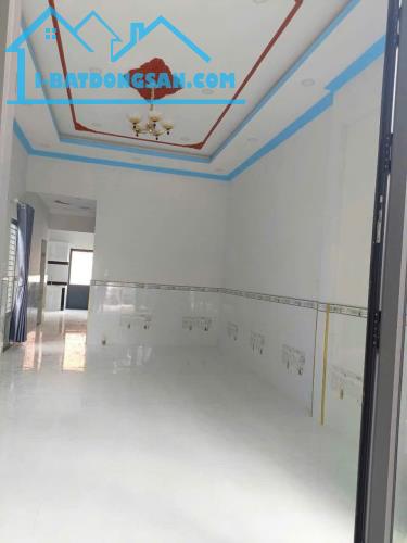 Bán gấp căn nhà cấp 4 ở Tân Hiệp Hóc Môn 5x23 ( 117m2 ) 820 TRIỆU, Sổ hồng riêng - 2