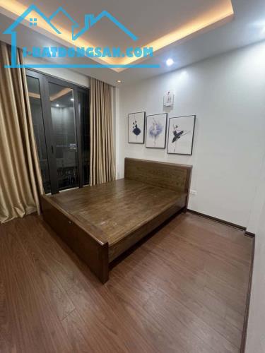 nhà đẹp Ngọc Lâm, 45m x 5 tầng, kinh doanh, ôtô đỗ cửa, chỉ 12 tỷ