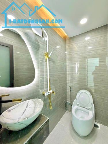 Nhà Thống Nhất 2 Mặt Tiền Hẻm Xe Hơi Chỉ 3 Tỷ Hơn