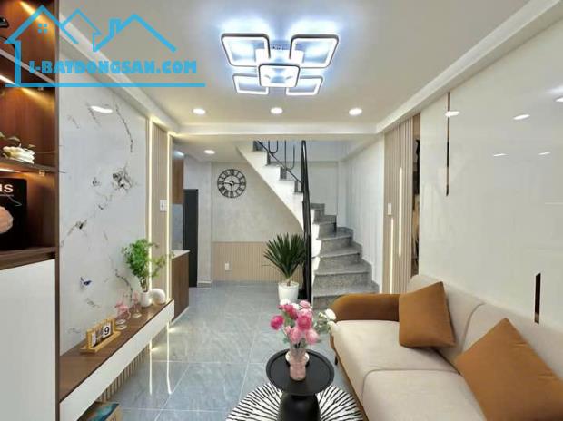 Nhà ngon Huỳnh Tấn Phát, Quận 7, gần 40 M2, 2 tầng , nhỉnh 4 Tỷ - 4