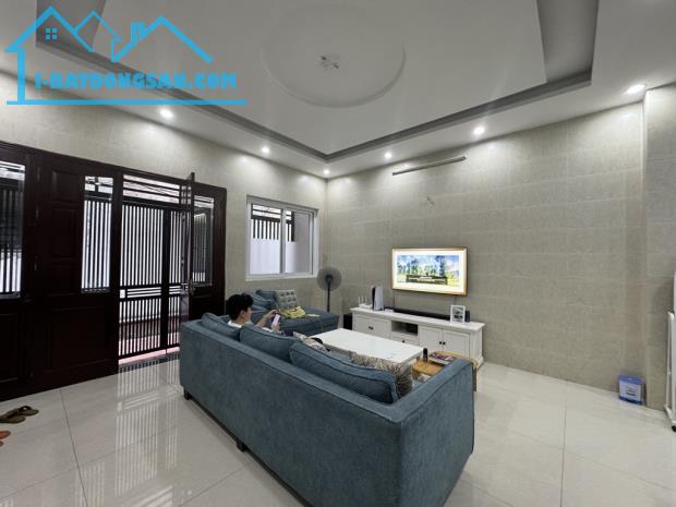 Bán nhà Ngõ 252 Ngọc Thuỵ 67m x 5T, MT 5.2m, dân xây oto đỗ cửa chỉ hơn 7 tỷ còn TL. LH - 2