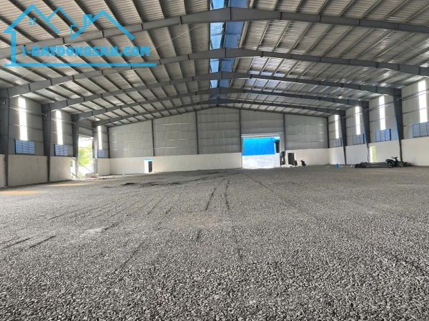 Cho Thuê 6.000m2 Xưởng Mới 100% Ngoài KCN Tân Uyên Bình Dương - 1