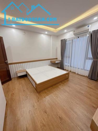 Mới ở ngay, Hai thoáng, Ngõ 2.4m, Hồ Văn Chương-0989311985