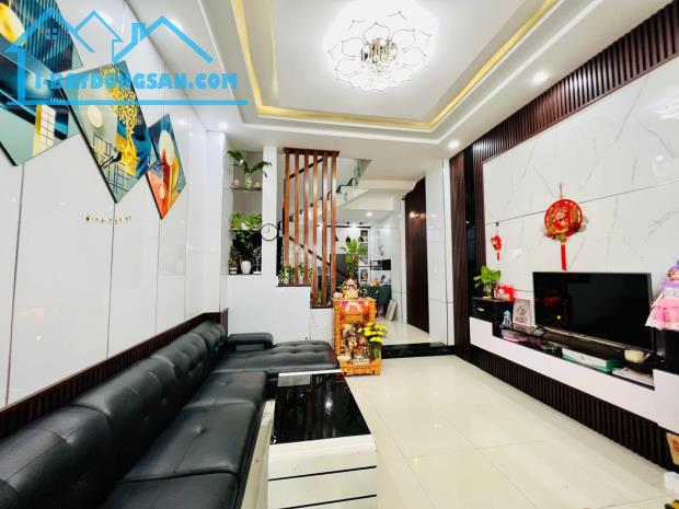 NHÀ MỚI HOÀNG DIỆU THÔNG TỨ HƯỚNG - 50M2 X 3 TẦNG CHỈ NHỈNH 3 TỶ - 1