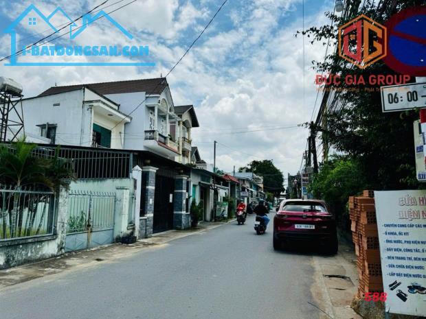 Bán đất P.Tân Tiến, vị trí kinh doanh đep, gần cofe Highland, 425m2 giá 20 tỷ - 2