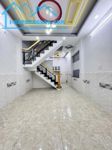 💥 💥 HẺM XE HƠI - NGAY LÊ VĂN QUỚI - NGÃ TƯ 4 XÃ - NHÀ MỚI ĐẸP 2 TẦNG BTCT - 32M2 - SÁT - 1