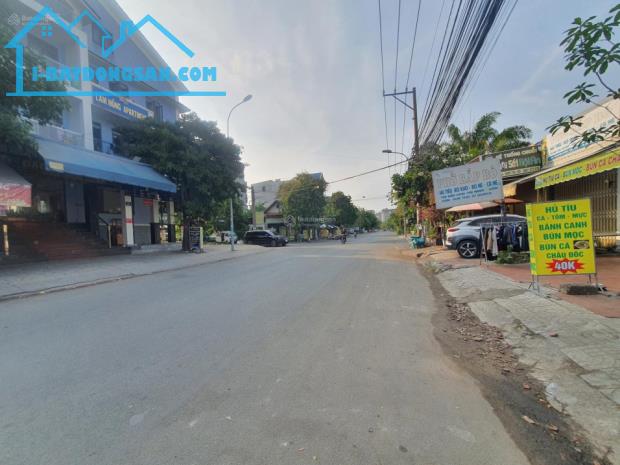 Bán nhanh một nền góc 2 mặt tiền duy nhất, mặt tiền đường D5 (lộ giới 20m) dự án Kiến á Q9 - 5
