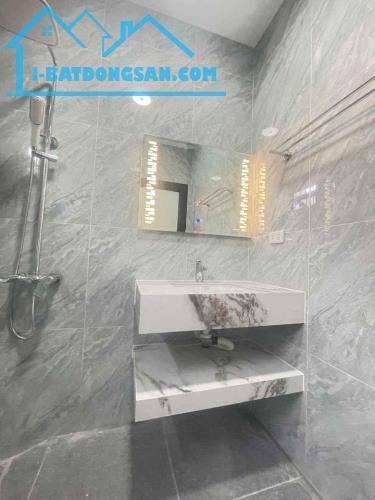 SIÊU HIẾM !!! CHỈ 7,X TỶ NHÀ 5T MỚI, Ở LUÔN MẶT NGÕ 344 Ngọc Thuỵ OTO TRÁNH, LÔ GÓC KINH - 2