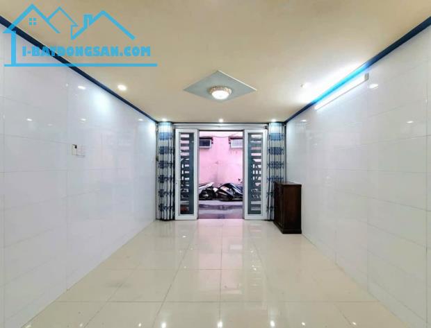 HÀNG NGỘP GIÁ RẺ ĐI NHANH NHÀ HẺM 5m 60m²-2tỷ250 Đ. Nguyễn Ảnh Thủ, P.Tân Chánh Hiệp, Quận - 3