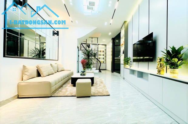 Bán nhà Ngọc Khánh Ba Đình Ngõ thông KD 38m 4T giá nhỉnh 8 tỷ. LH 0349157982.