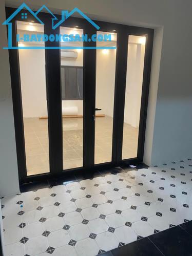 Bán Nhà 75m2 Phố Đê La Thành, MT 5m Gần Phố, Chỉ 8 Tỷ - 3