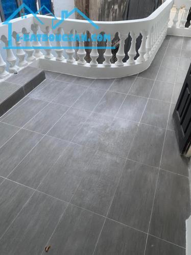 Bán Nhà 75m2 Phố Đê La Thành, MT 5m Gần Phố, Chỉ 8 Tỷ