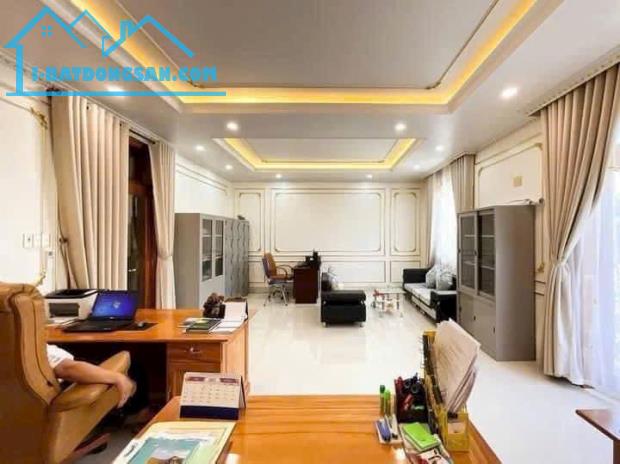 Nhà Mặt Tiền Kinh doanh P8 Thành Phố Vũng Tàu DT: 164m² giá : 21 Tỷ 600