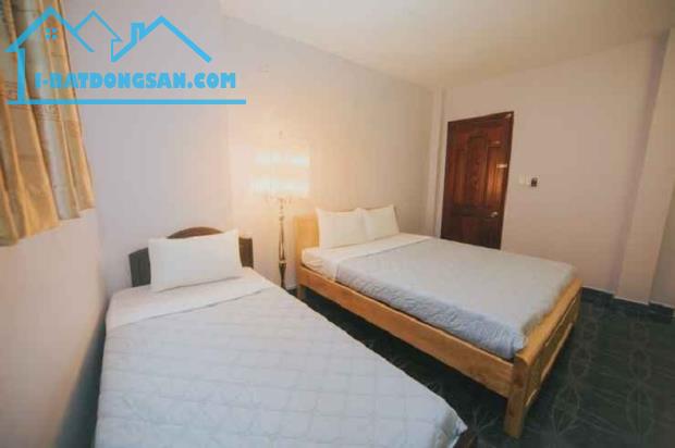 Bán khách sạn mặt tiền Đỗ Quang Đẩu, Phạm Ngũ Lão, Q1, 140m2, 5 tầng, Ngang 8m - 2