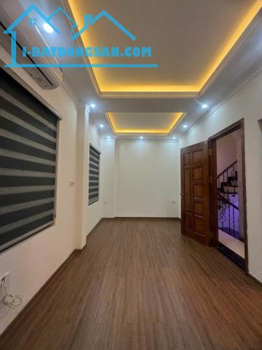 Trung tâm phố cổ – Thang Máy nhập khẩu – View Hồ - NHà Mới – full Nội Thất - Ở Ngay - Bán