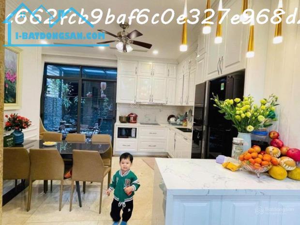 Bán gấp nhà lô góc - 62m2  vỉa hè rộng phố Kim Đồng, 18 tỷ không hơn