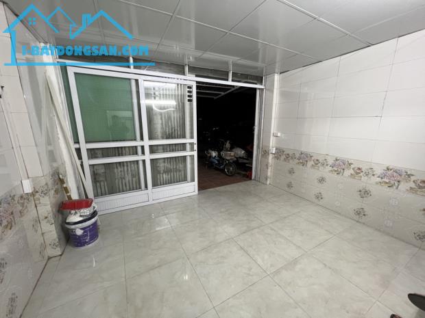 MUA BÁN NHÀ - HÀ THIÊN VŨ, Tầng 1 - Nhỉnh 3 tỷ - 80m2 – MT 4m Nhà tập thể ở Cầu Diễn - 2