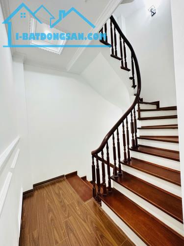 Bán nhà trung tâm quận Cầu Giấy, 5 tầng mới tinh full nội thất, diện tích 35m2, nhỉnh 6 tỷ - 2