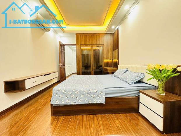 Bán nhà trung tâm quận Cầu Giấy, 5 tầng mới tinh full nội thất, diện tích 35m2, nhỉnh 6 tỷ - 4