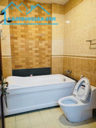 Gấp bán nhà Linh Trung, Thủ Đức, dt nền 860m2, giá 30 tỷ, gần Đh Nông Lâm. - 4