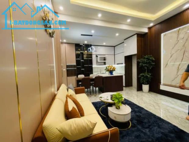 Hiếm, Vip nhất Hai Bà Trưng - Lò Đúc- 1 bước chân ra phố  - 8,98 tỷ, 45m2, chỉ về ở - 2