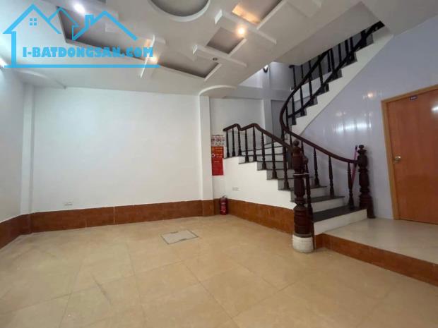 BÁN NHÀ TRẦN CUNG 40M2 - NHÀ 5 TẦNG - MT 6M - GIÁ 6.4 TỶ - 3