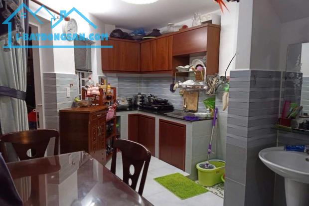 Bán nhà 3 mặt hẻm, Nguyễn Duy Cung, Gò Vấp, 4.1m x 12m, 49 m² - Giá 4.8 tỷ TL