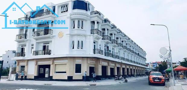 Chính chủ bán nhanh căn shophouse mặt tiền đẹp tại KCN Hải Sơn .