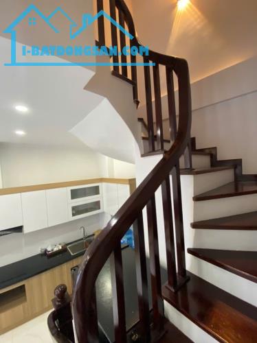 Bán nhà Ngọc Lâm,Long Biên 5 tầng,36m,mr4.6m oto đỗ gần,lô góc nhỉnh 7 tỷ - 3