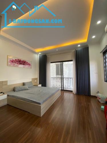 Bán nhà Ngọc Lâm,Long Biên 5 tầng,36m,mr4.6m oto đỗ gần,lô góc nhỉnh 7 tỷ - 2