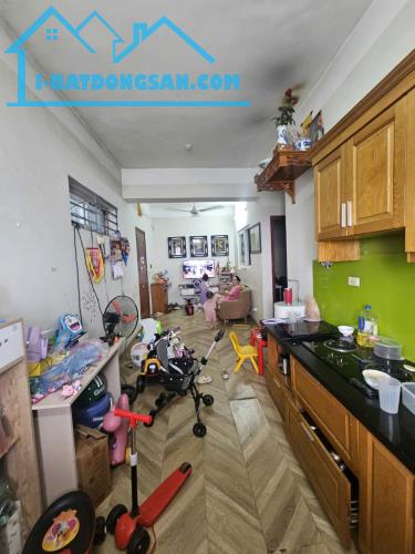 Siêu Rẻ, căn góc tòa CT10 Đại Thanh 56m2, 2pn,2vs, full NT, Sổ đỏ giá chỉ 2,42 tỷ. LH 0378